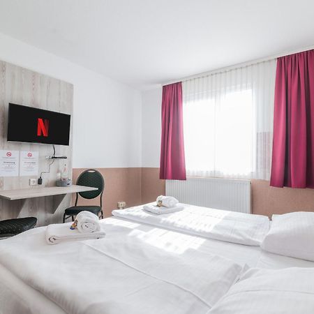 Hotel Cafe Galerie - Smart Tv - Free Parking Ґарбзен Екстер'єр фото
